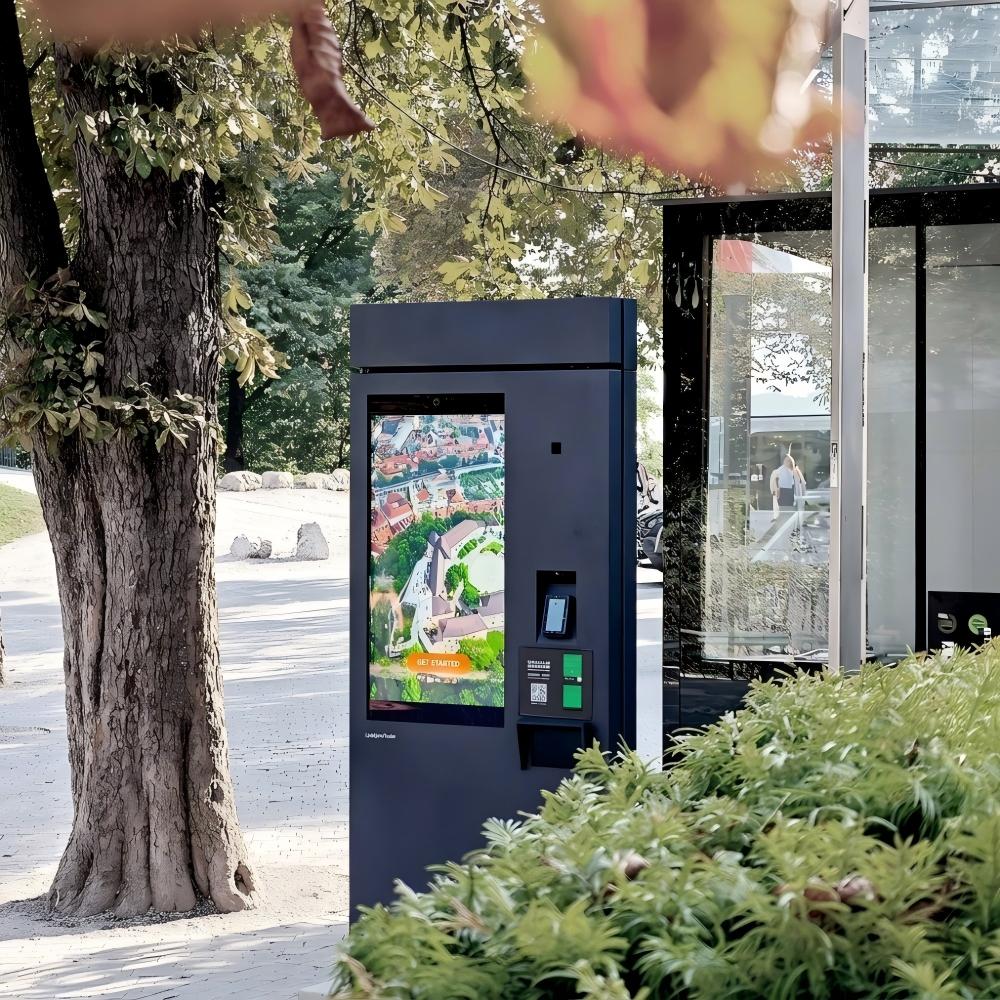 What Type of LCD Display Is Recommended for Outdoor Self-Service Terminals?