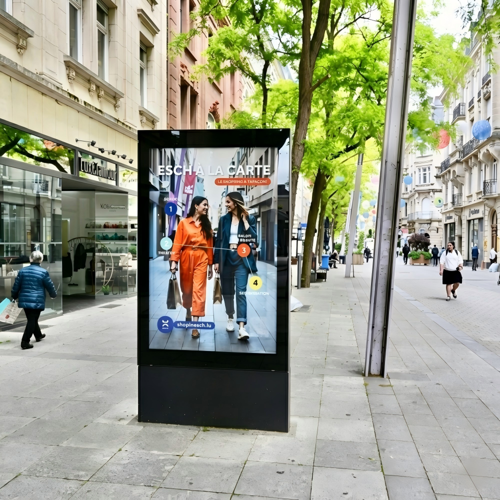 How Can a Display Screen Remain Clearly Visible in Direct Sunlight?